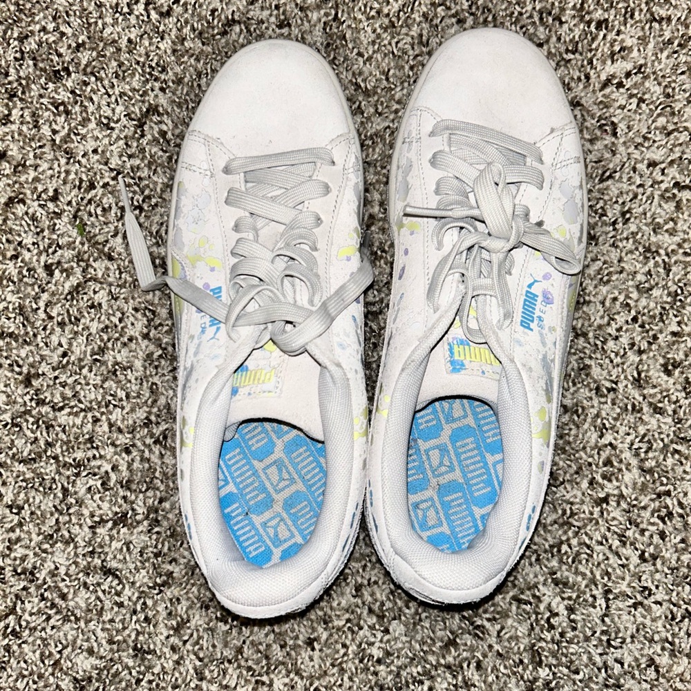 Puma men’s White and Blue Sneakers